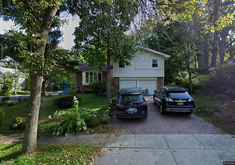 23 Lincoln Rd, Great Neck, NY 11021 - photo 1