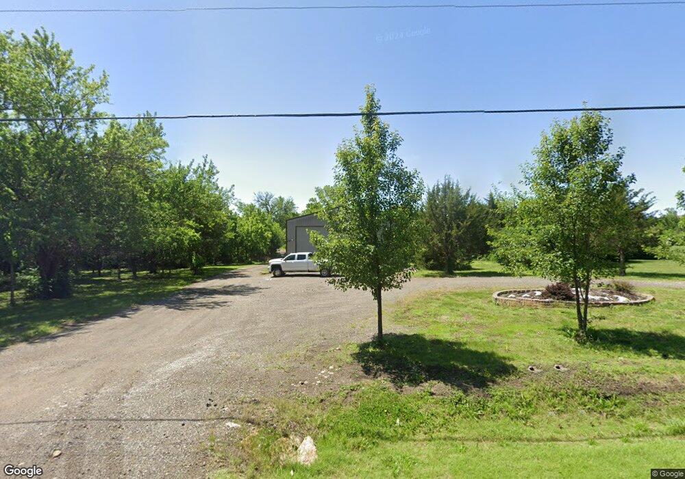 8643 SW 37th St, Topeka, KS 66614 - photo 1