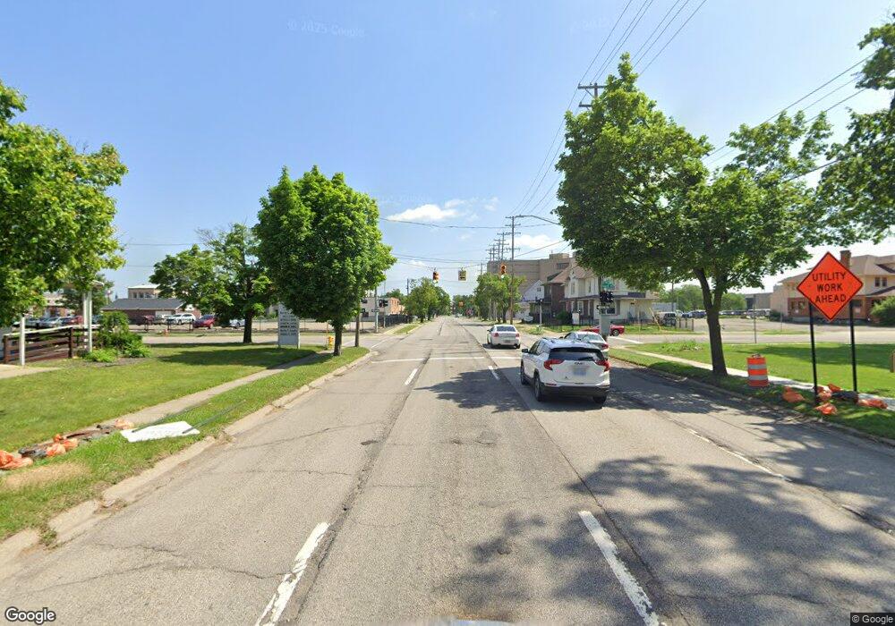 327 W 5th St unit 3, Flint, MI 48503 - photo 1