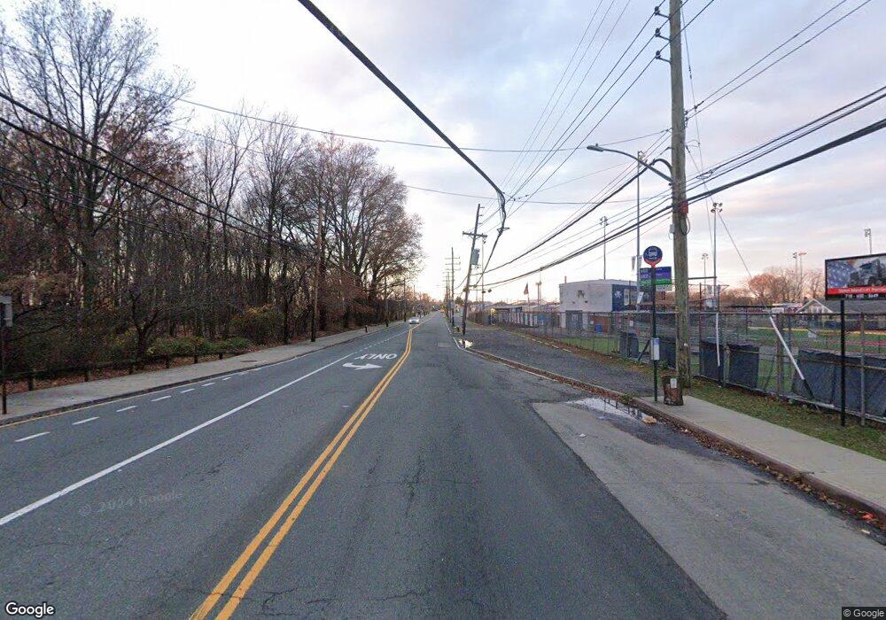 3689 Victory Blvd, Staten Island, NY 10314 - photo 1