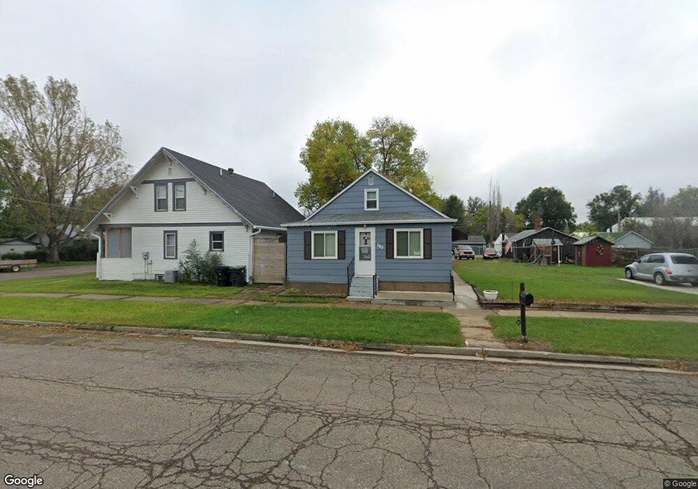 309 1st St SE, Mandan, ND 58554 - photo 1