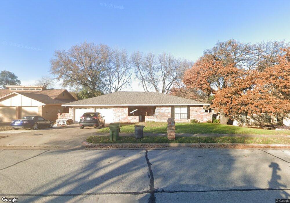 1649 Bedford Oaks Dr, Bedford, TX 76021 - photo 1