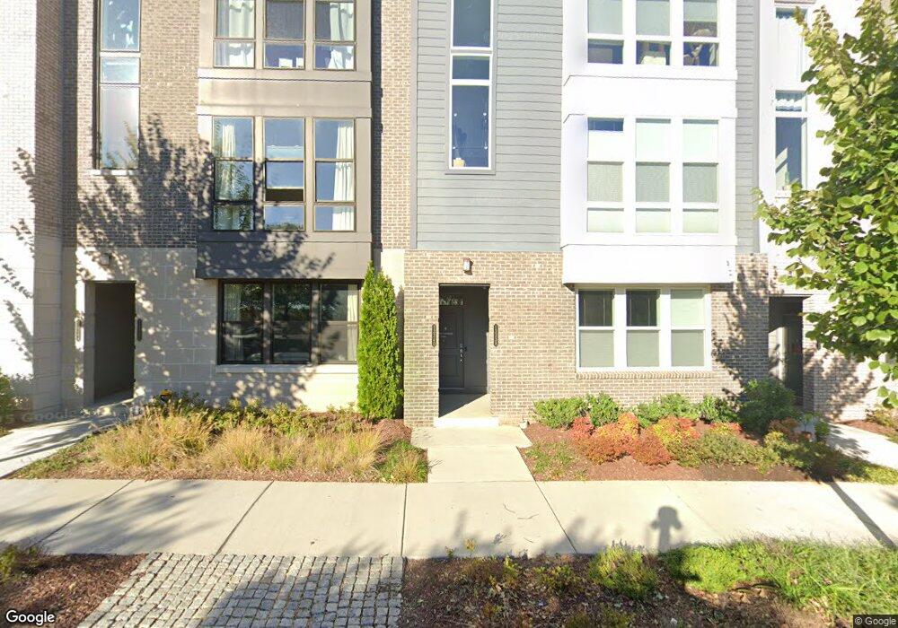 13330 Sherwood Park Ln, Herndon, VA 20171 - photo 1