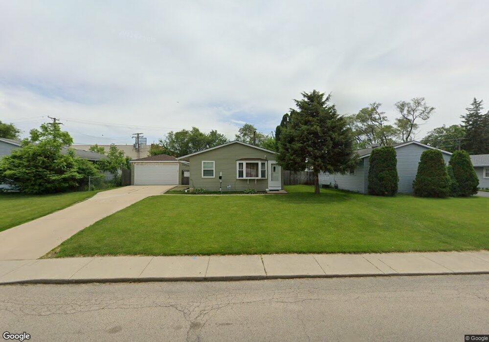 924 Berkley St, Carpentersville, IL 60110 - photo 1