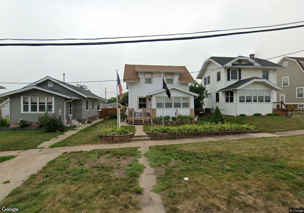 289 Highland Dr NW, Cedar Rapids, IA 52405 - photo 1