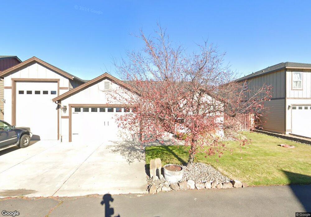 745 NE Apache Ct, Redmond, OR 97756 - photo 1