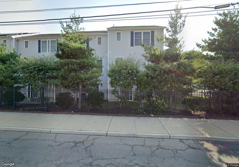 790 Seaview Ave unit 1, Bridgeport, CT 06607 - photo 1
