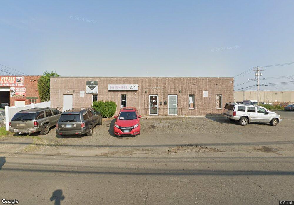 724 Honeyspot Rd unit B, Stratford, CT 06615 - photo 1