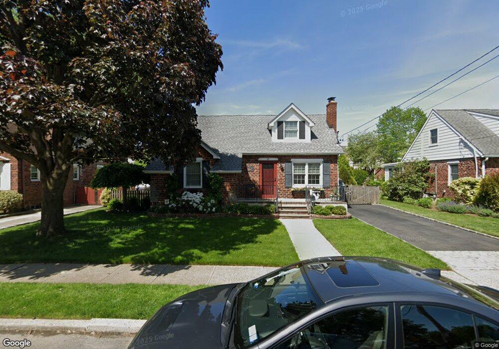 47 Goldenrod Ave, Franklin Square, NY 11010 - photo 1