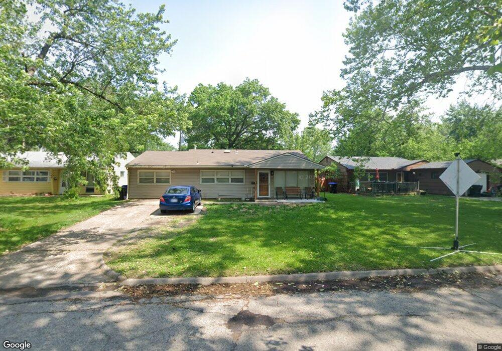 1544 SW 24th St, Topeka, KS 66611 - photo 1