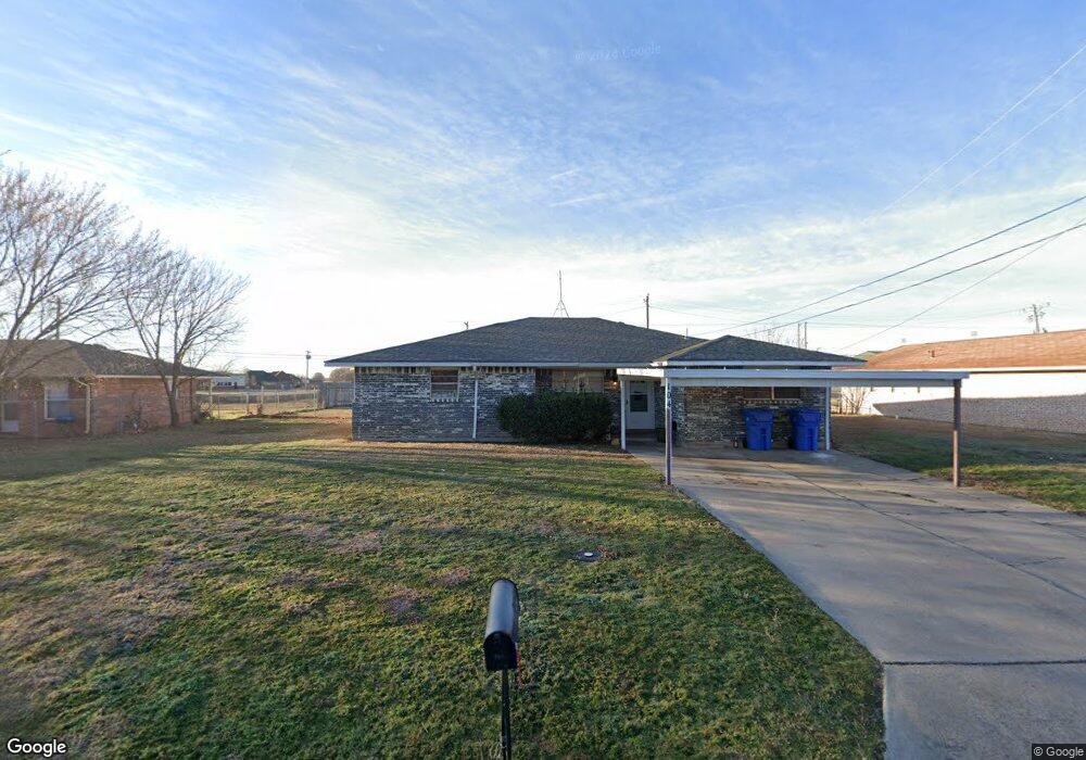 104 E G Ave, Cache, OK 73527 - photo 1