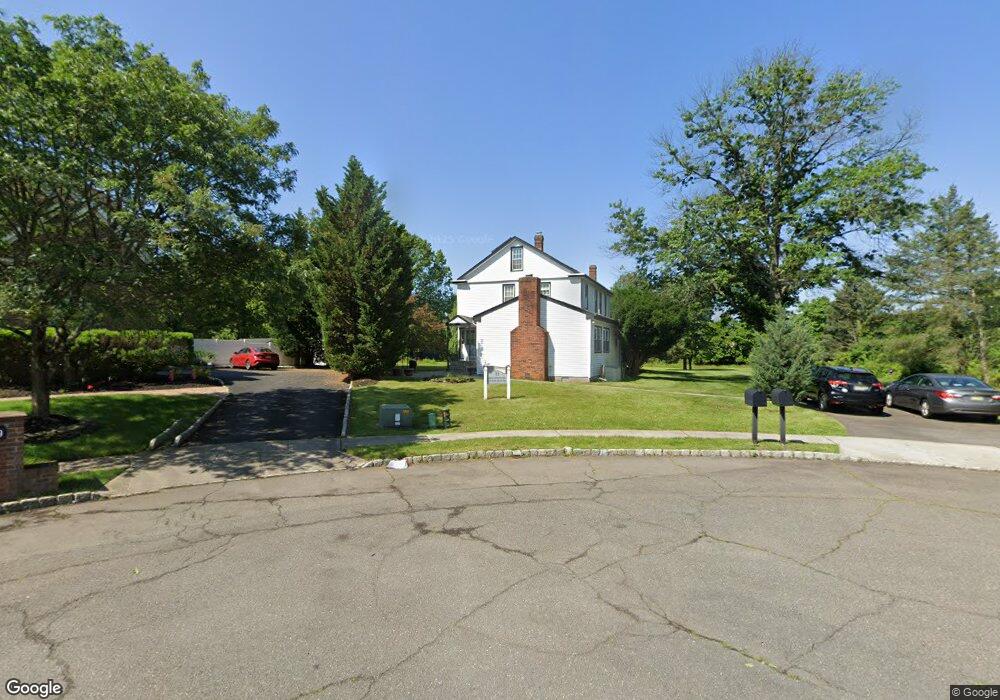 11 Pin Oak Ct, Kendall Park, NJ 08824 - photo 1