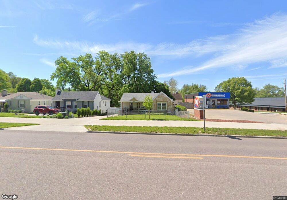 6820 University Ave, Windsor Heights, IA 50324 - photo 1