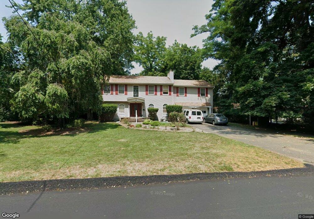 669 Birchwood Dr, Wyckoff, NJ 07481 - photo 1