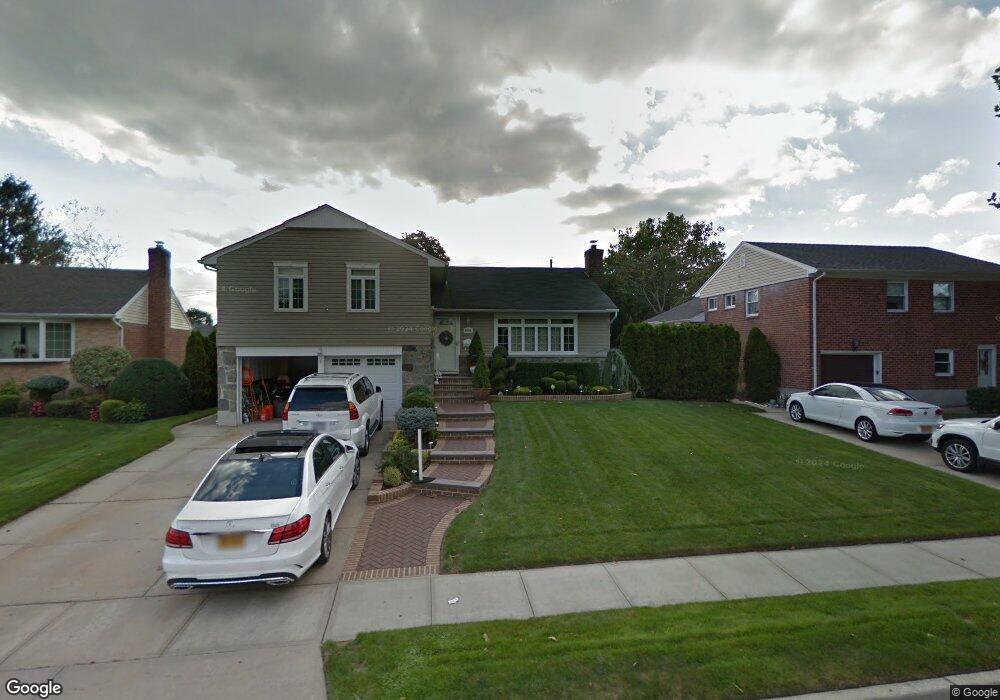 4 Lydia Ln, Garden City, NY 11530 - photo 1