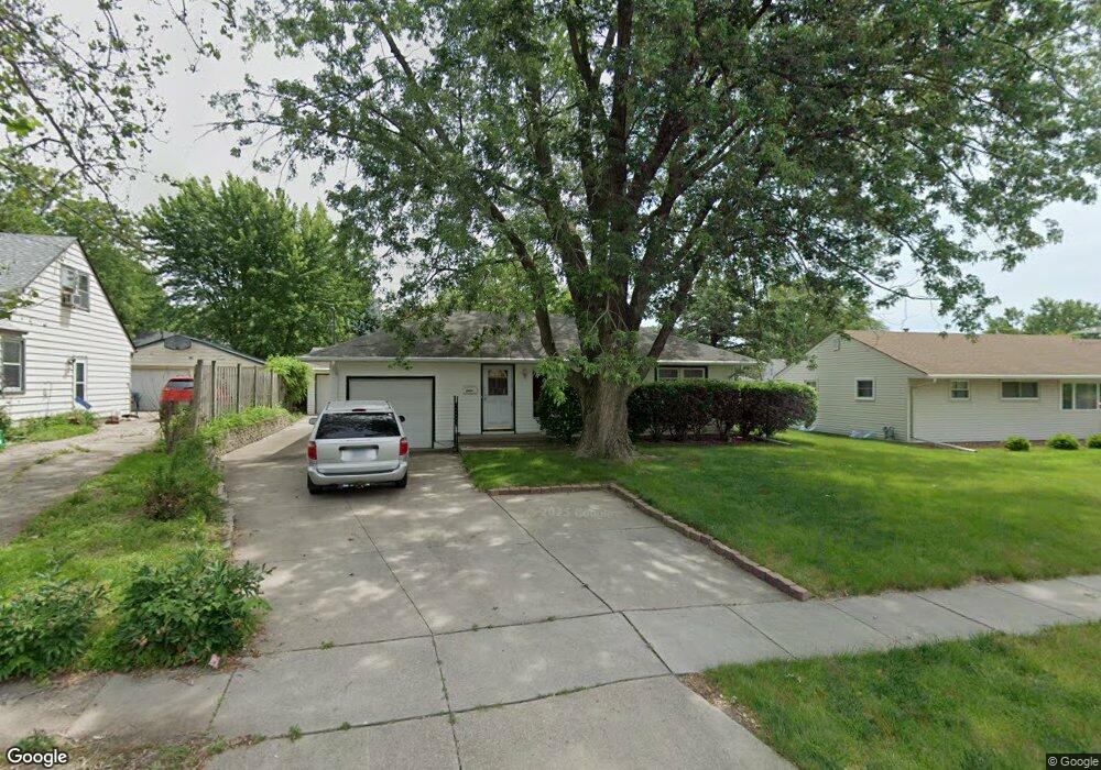 2401 Tomlin Ln, Des Moines, IA 50317 - photo 1