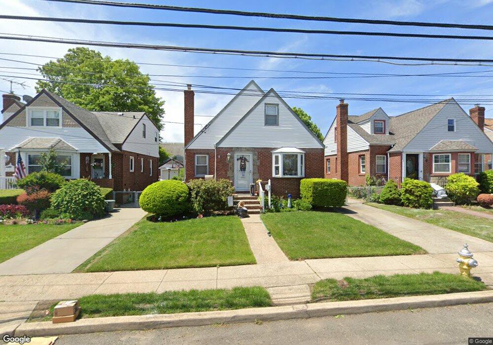 40 Jefferson St, Franklin Square, NY 11010 - photo 1