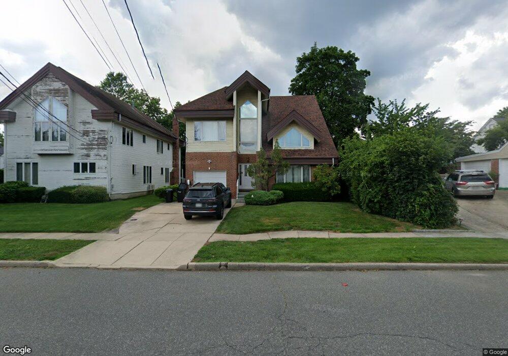 24 Forest Row, Great Neck, NY 11023 - photo 1