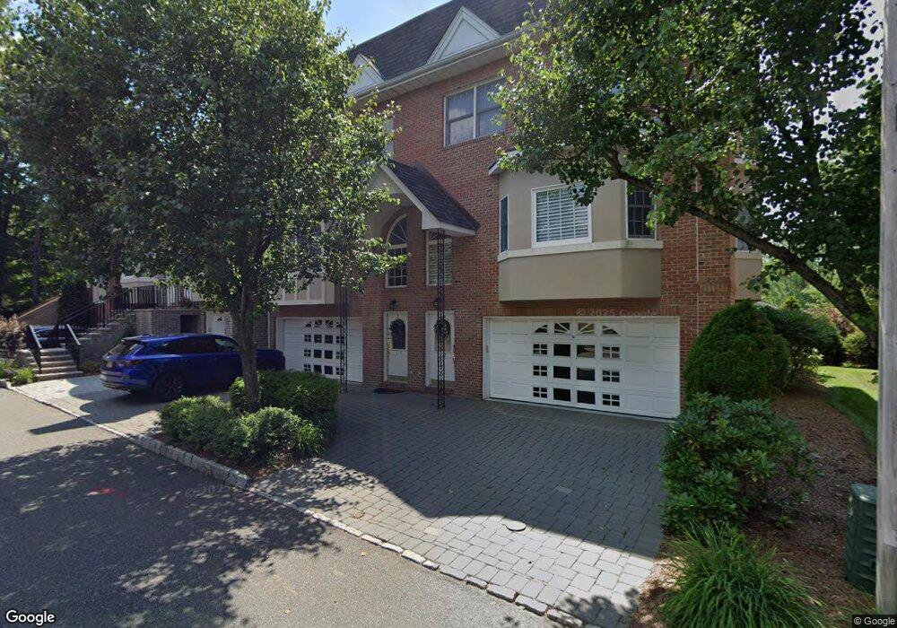 114 Stonegate Trail unit 15, Cresskill, NJ 07626 - photo 1