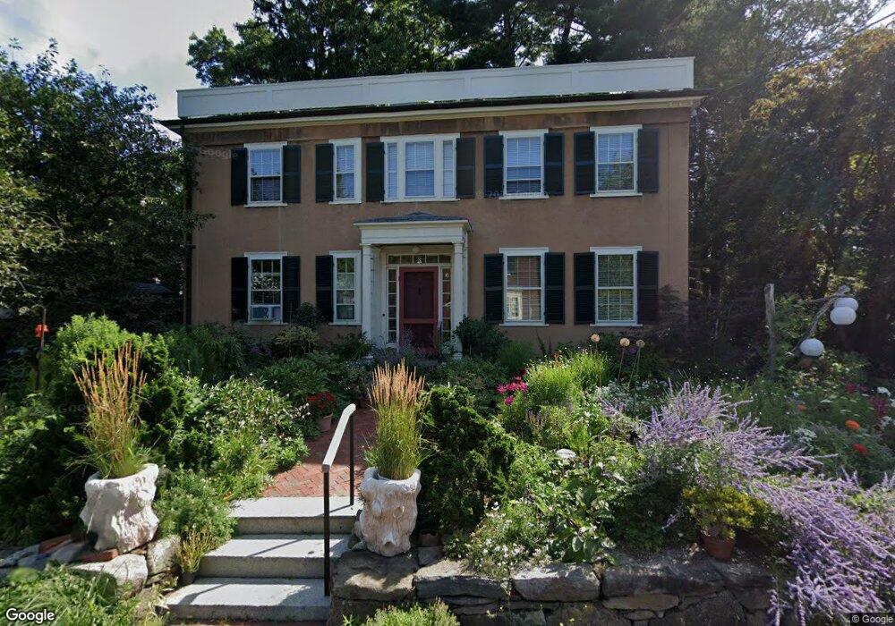 3 Gray Gardens E, Cambridge, MA 02138 - photo 1