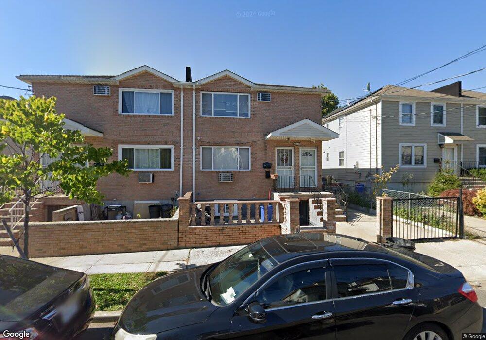 10538 170th St, Jamaica, NY 11433 - photo 1