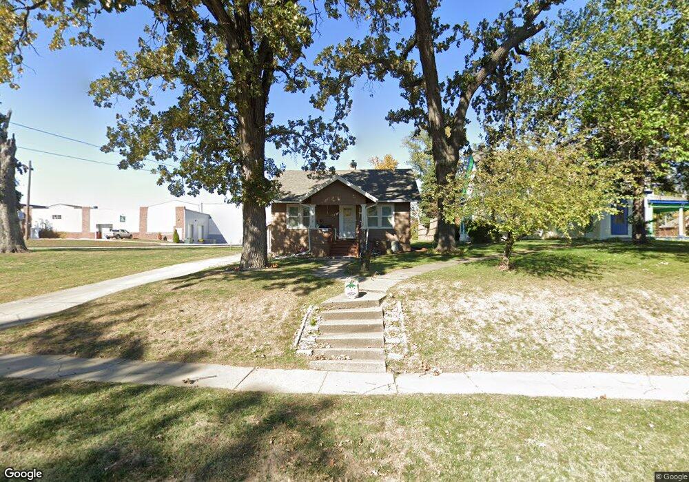 312 N 8th Ave E, Newton, IA 50208 - photo 1