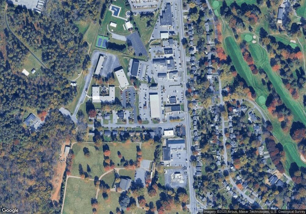 18702 Crestwood Dr, Hagerstown, MD 21742 - photo 1