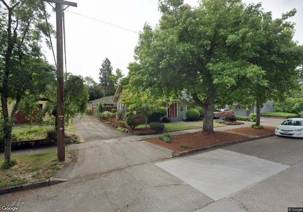 1071 W 11th Ave, Eugene, OR 97402 - photo 1