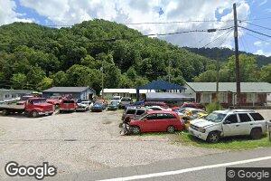 51 Robert e Lee Dr, Delbarton, WV 25670