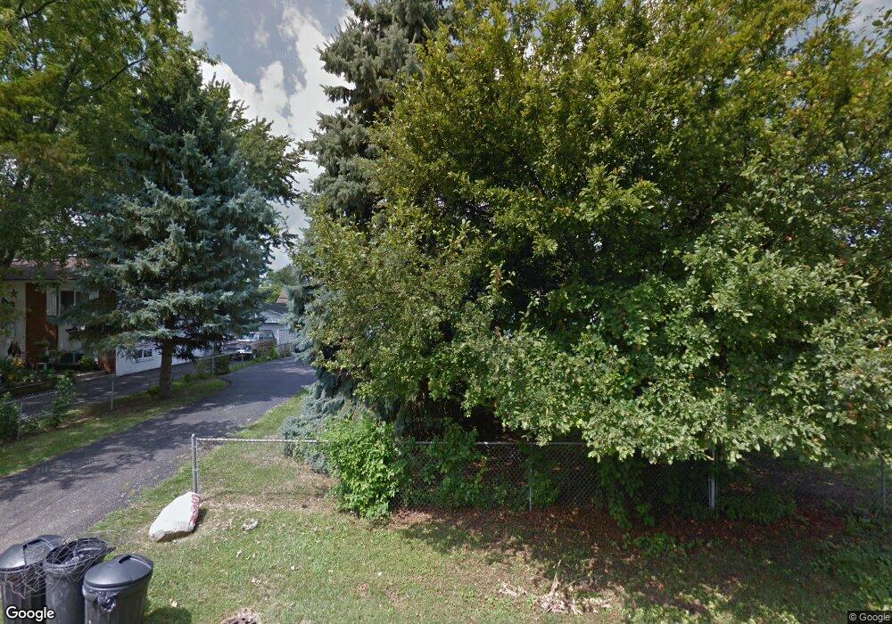 561 Westphal Ave, Columbus, OH 43213 - photo 1