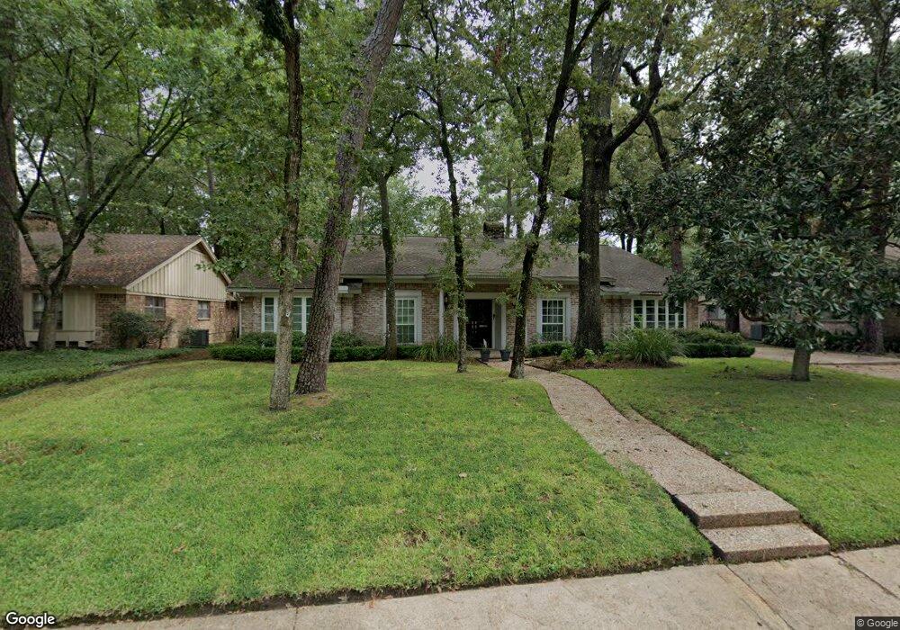 10207 Pine Forest Rd, Houston, TX 77042 - photo 1