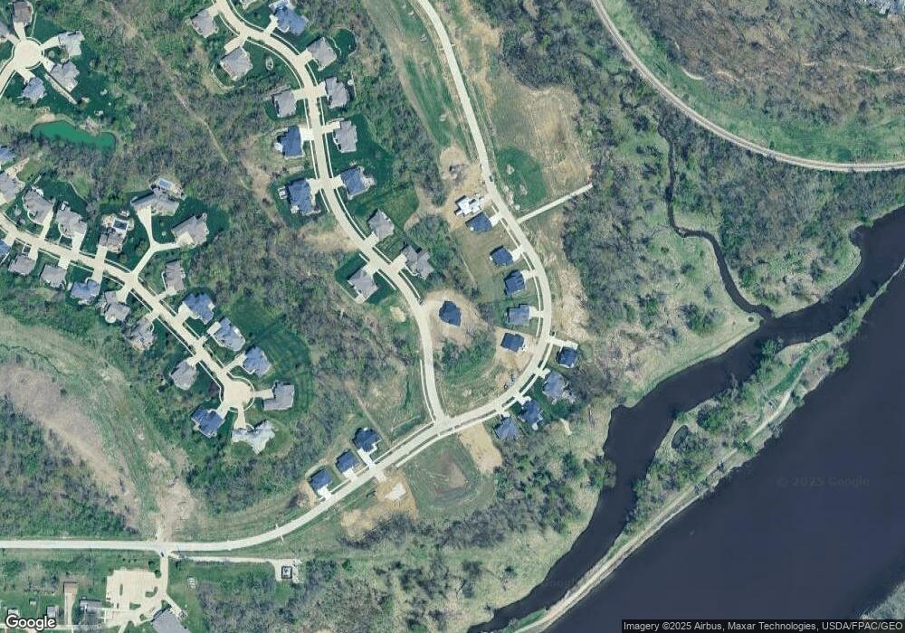 5402 River Pkwy NE, Cedar Rapids, IA 52411 - photo 1