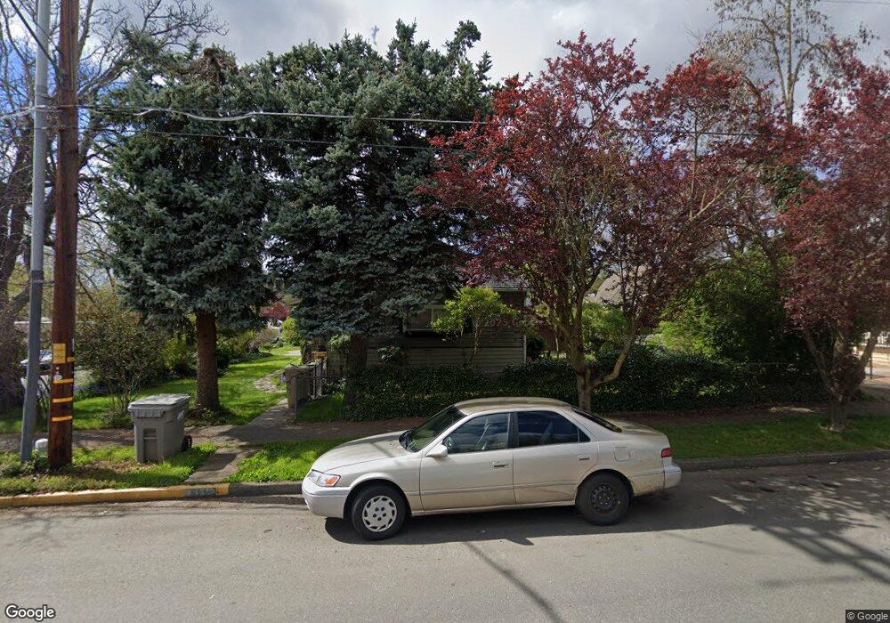 844 NE 8th St, Grants Pass, OR 97526 - photo 1