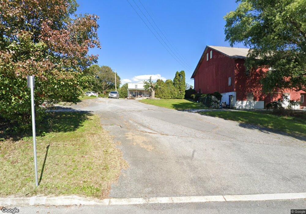 539 Hill St, Mount Joy, PA 17552 - photo 1