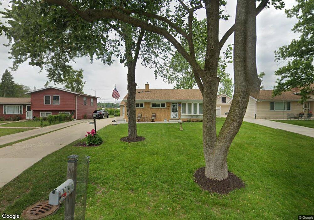 2135 Theda Ln, Rolling Meadows, IL 60008 - photo 1