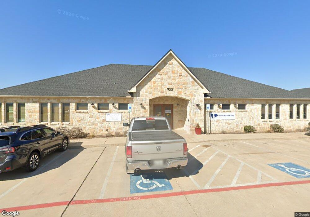 933 Hilltop Dr, Weatherford, TX 76086 - photo 1