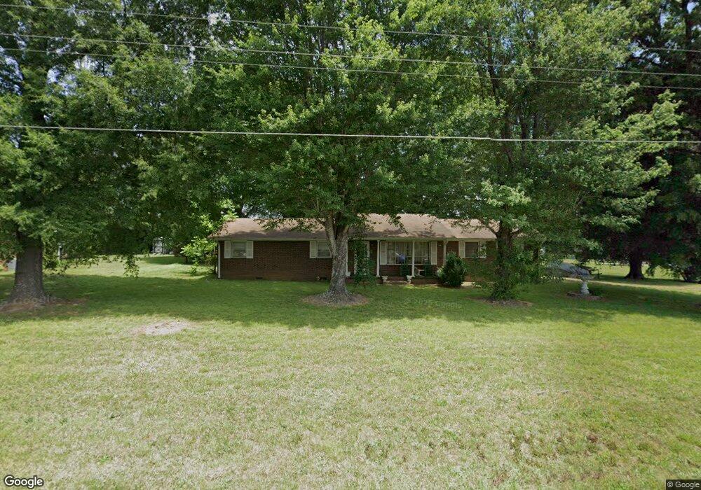 3318 Sulphur Springs Rd NE, Hickory, NC 28601 - photo 1