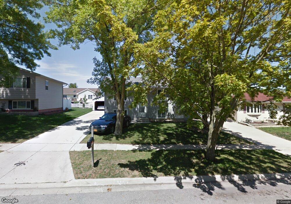 3934 Valdez Dr, Waterloo, IA 50701 - photo 1