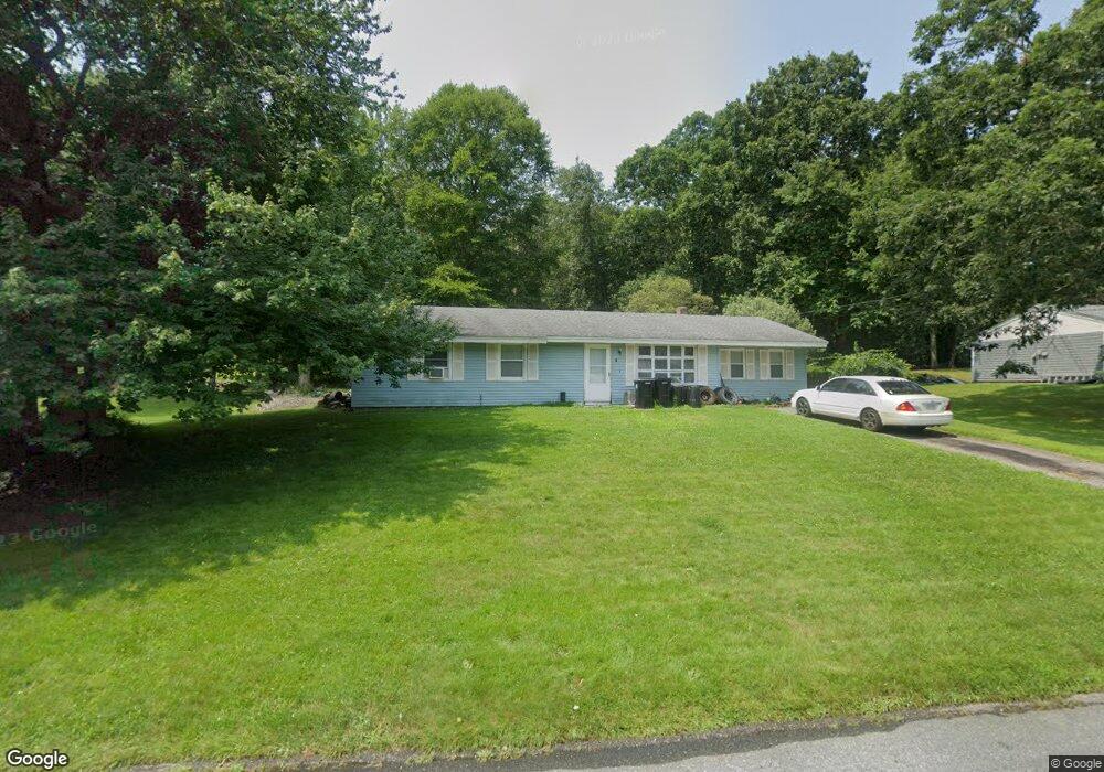 4 Mohawk Dr, South Dartmouth, MA 02748 - photo 1