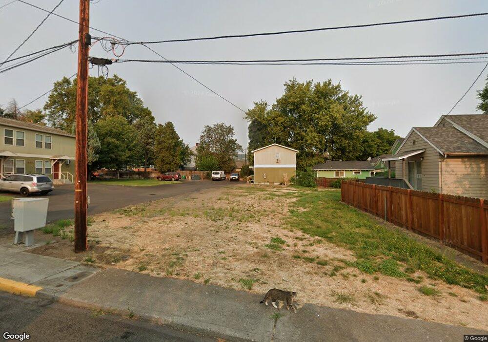 811 Case St, the Dalles, OR 97058 - photo 1