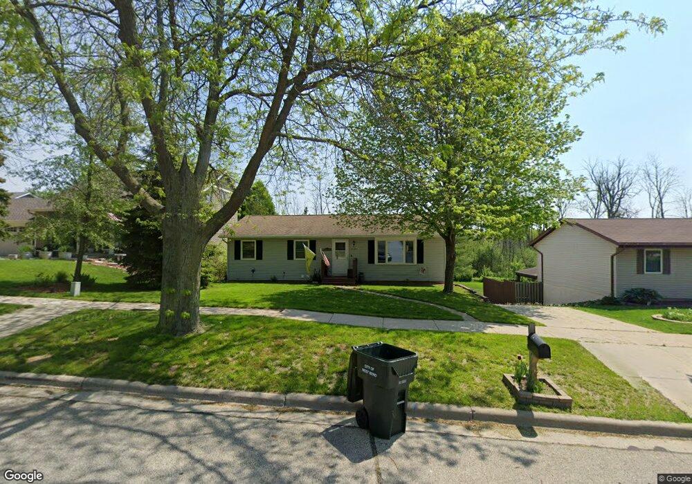 1007 Villa Park Dr, West Bend, WI 53090 - photo 1