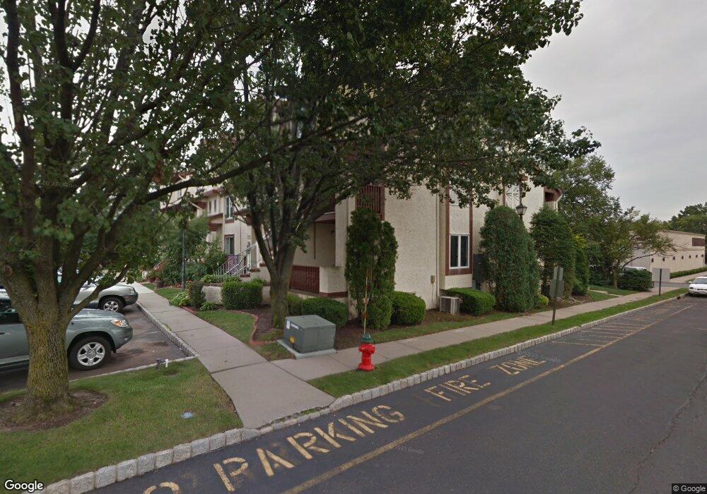 309 Michaels Ct, Woodbridge, NJ 07095 - photo 1