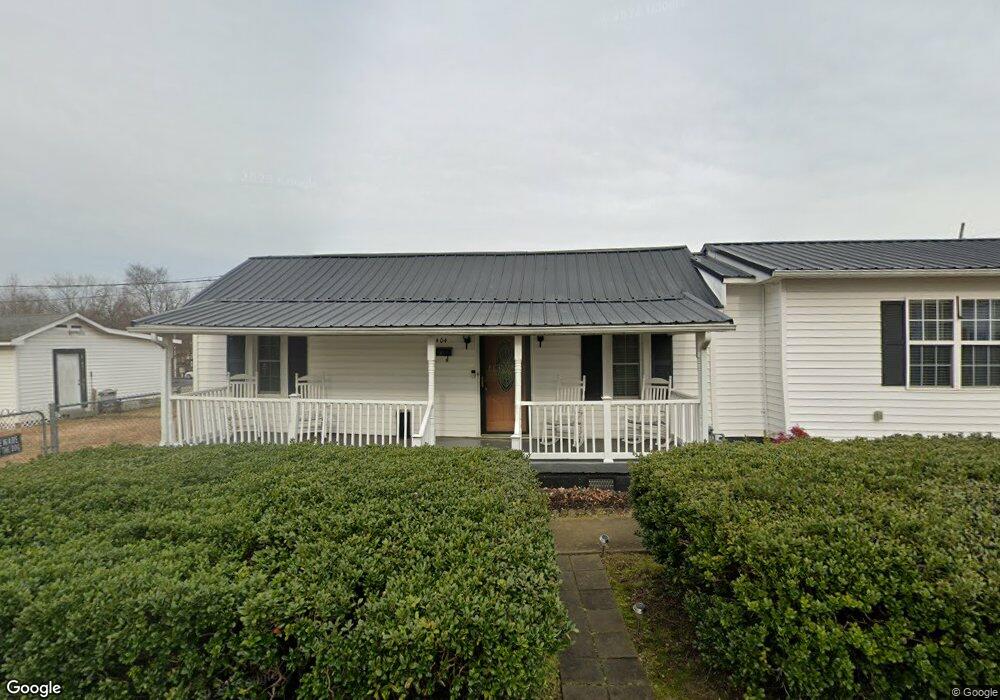 404 Bullock St, Oxford, NC 27565 - photo 1