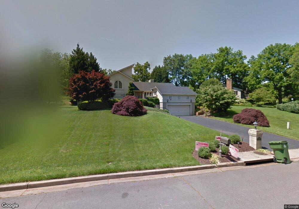 7011 Duncraig Ct, McLean, VA 22101 - photo 1