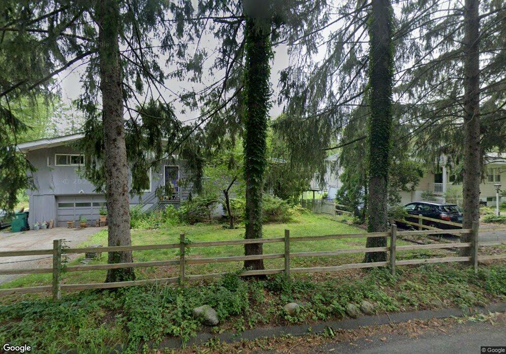 90 Mamanasco Rd, Ridgefield, CT 06877 - photo 1