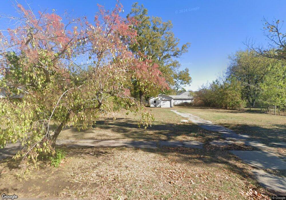705 N Taft Ave, Okmulgee, OK 74447 - photo 1