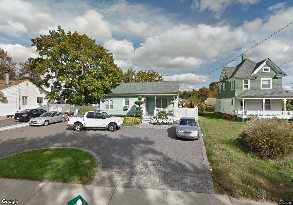 1669 Meadowbrook Rd, Merrick, NY 11566 - photo 1