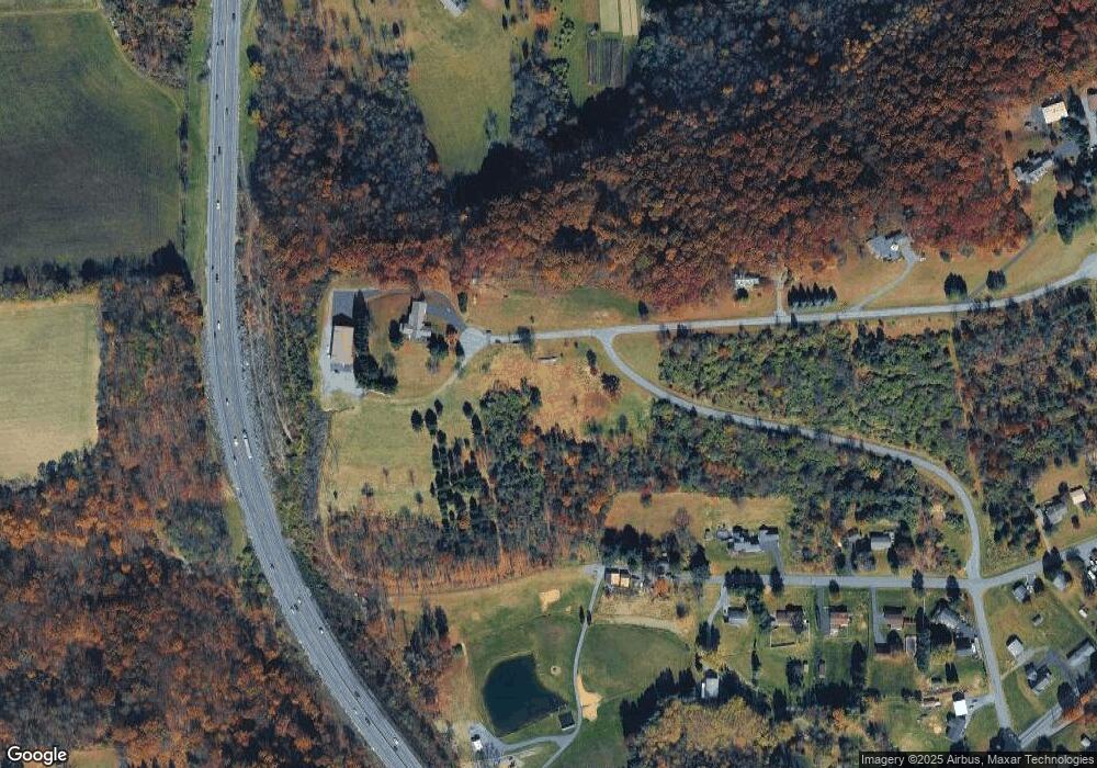 3557 Timber Ln, Slatington, PA 18080 - photo 1