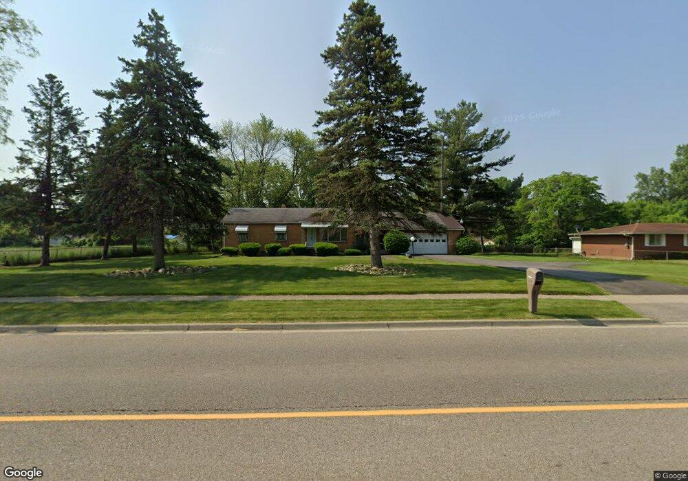 2279 W Coldwater Rd, Flint, MI 48505 - photo 1