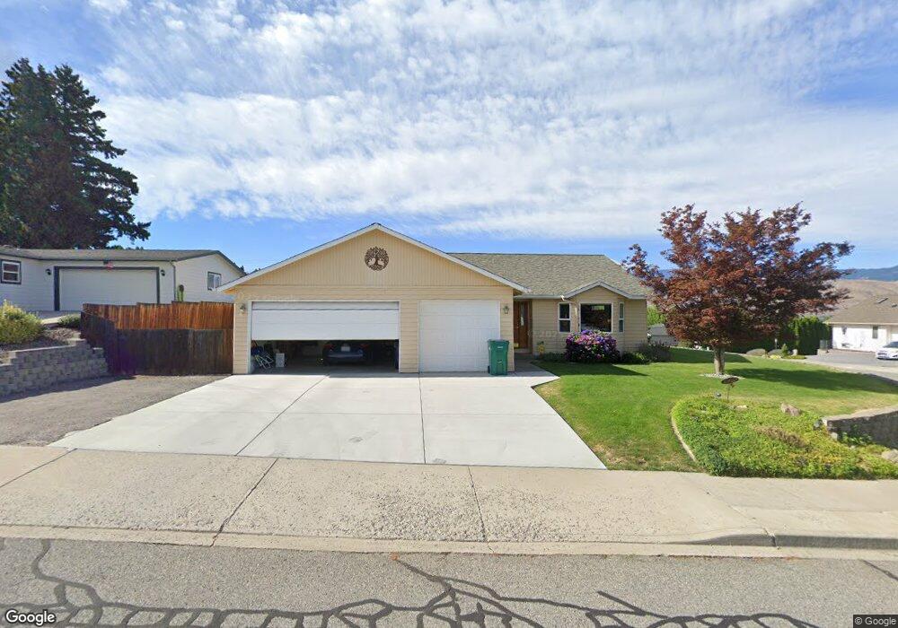 1020 N Harrison Ct, East Wenatchee, WA 98802 - photo 1